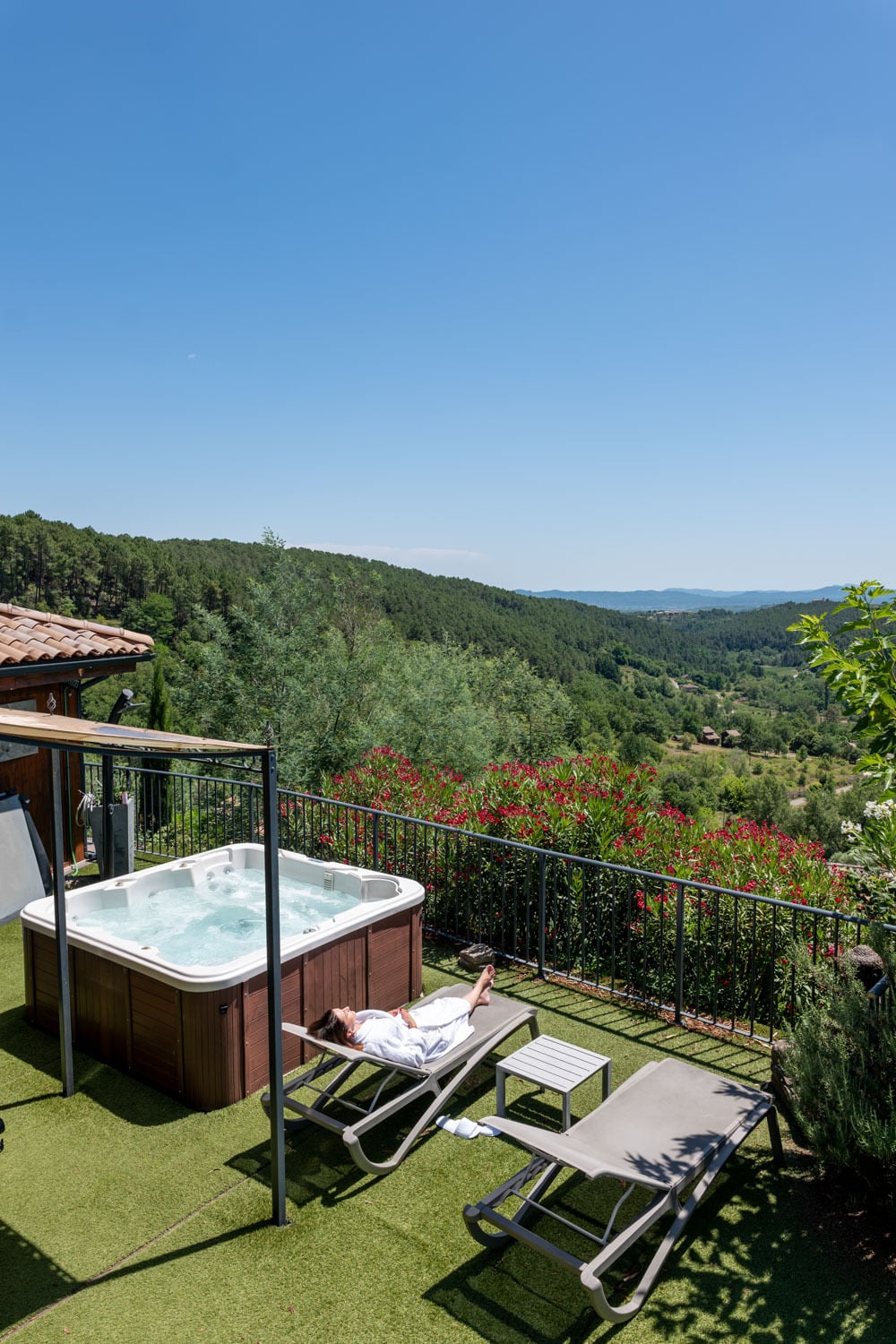 Coffret - Séjour bien-être avec soin - suite premium avec jacuzzi privatif